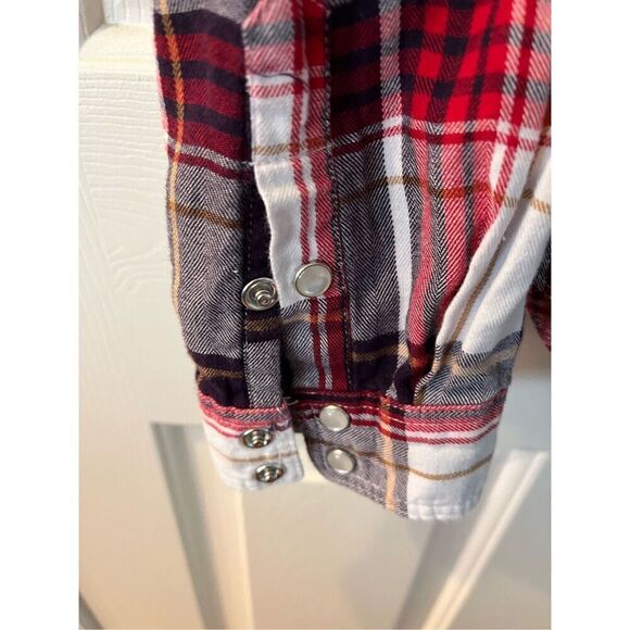 Thread & Supply Red & Black Plaid Flannel Pearl Snap Button Down Shirt sz S EUC - Picture 2 of 9